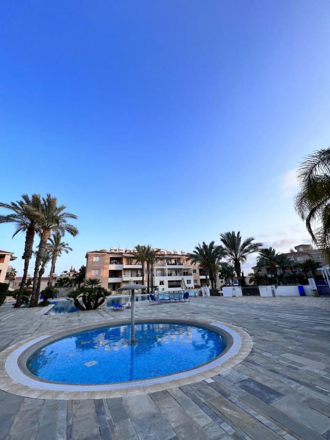 Iris Village Paphos ภายนอก รูปภาพ