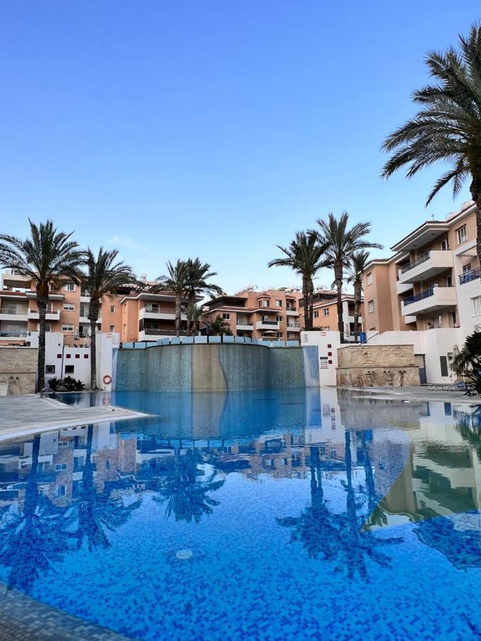 Iris Village Paphos ภายนอก รูปภาพ