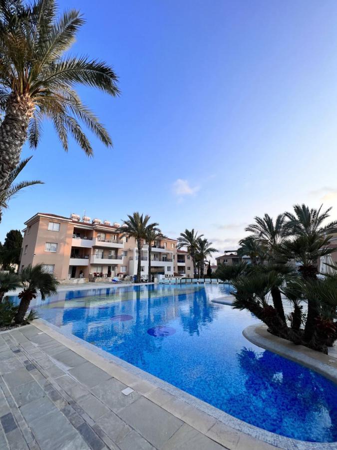 Iris Village Paphos ภายนอก รูปภาพ