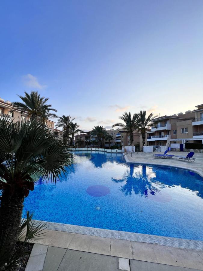 Iris Village Paphos ภายนอก รูปภาพ