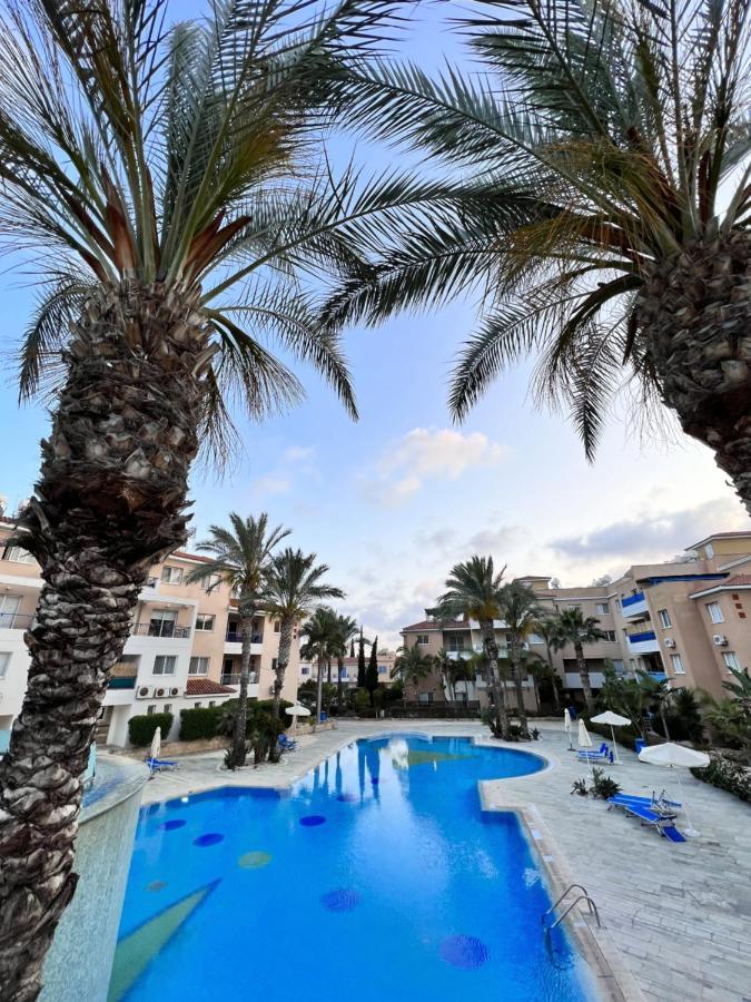 Iris Village Paphos ภายนอก รูปภาพ