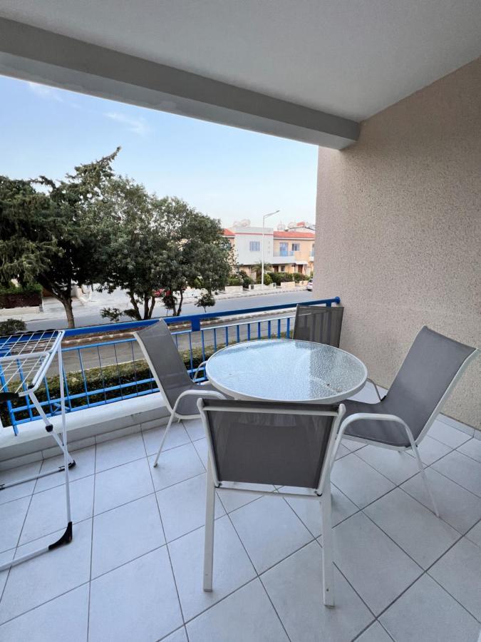 Iris Village Paphos ภายนอก รูปภาพ