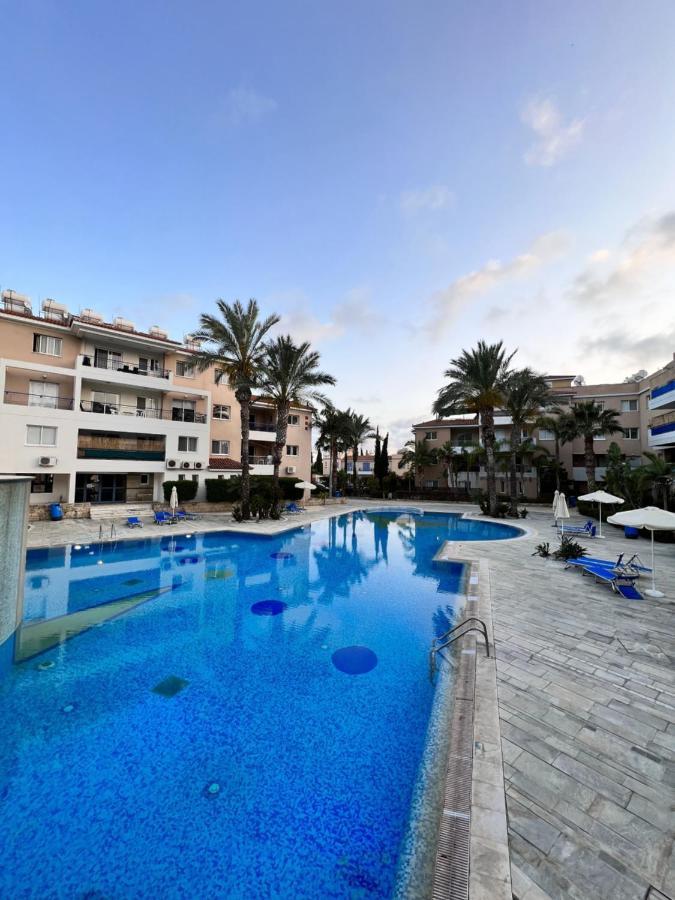 Iris Village Paphos ภายนอก รูปภาพ