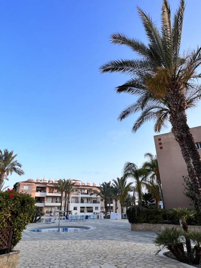 Iris Village Paphos ภายนอก รูปภาพ