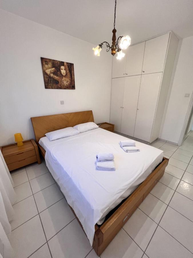 Iris Village Paphos ภายนอก รูปภาพ