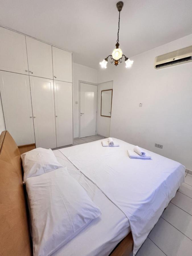 Iris Village Paphos ภายนอก รูปภาพ