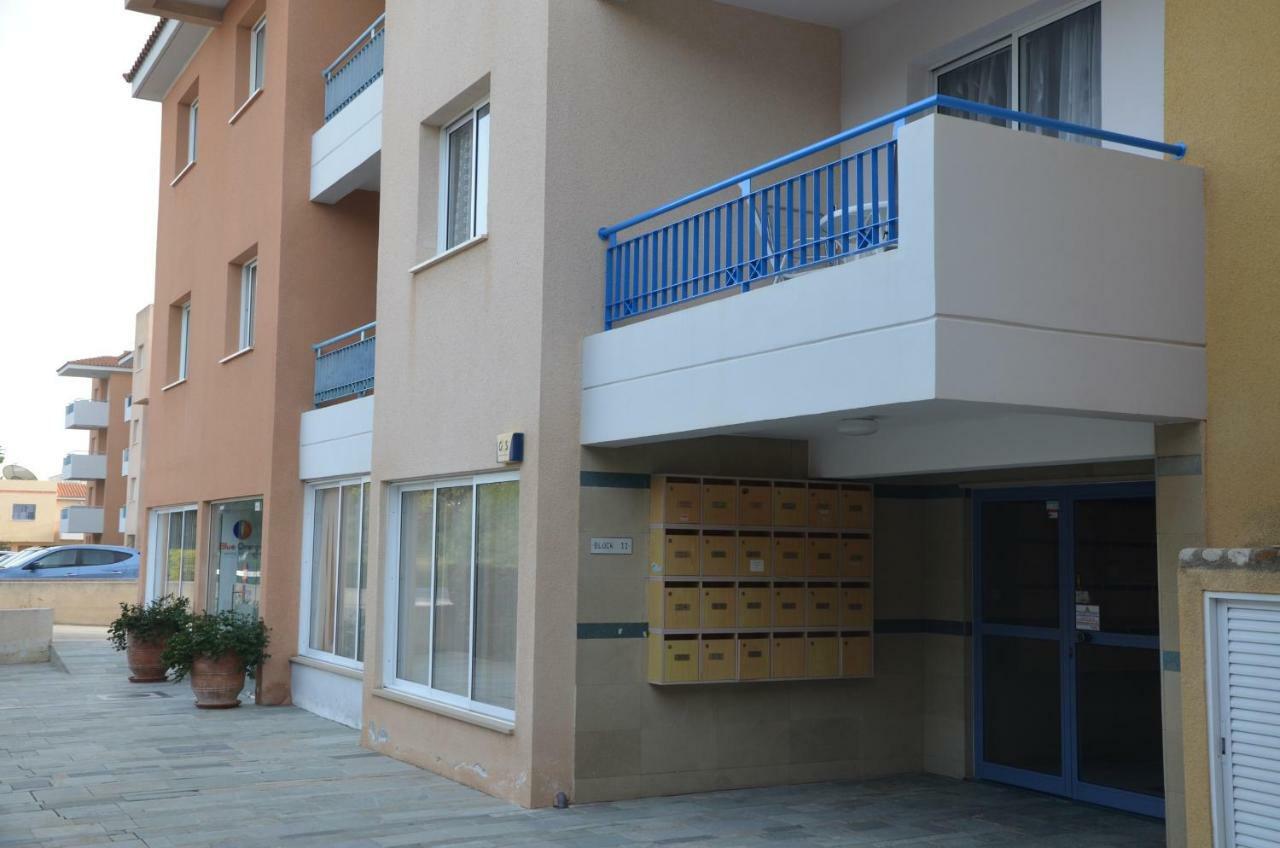 Iris Village Paphos ภายนอก รูปภาพ